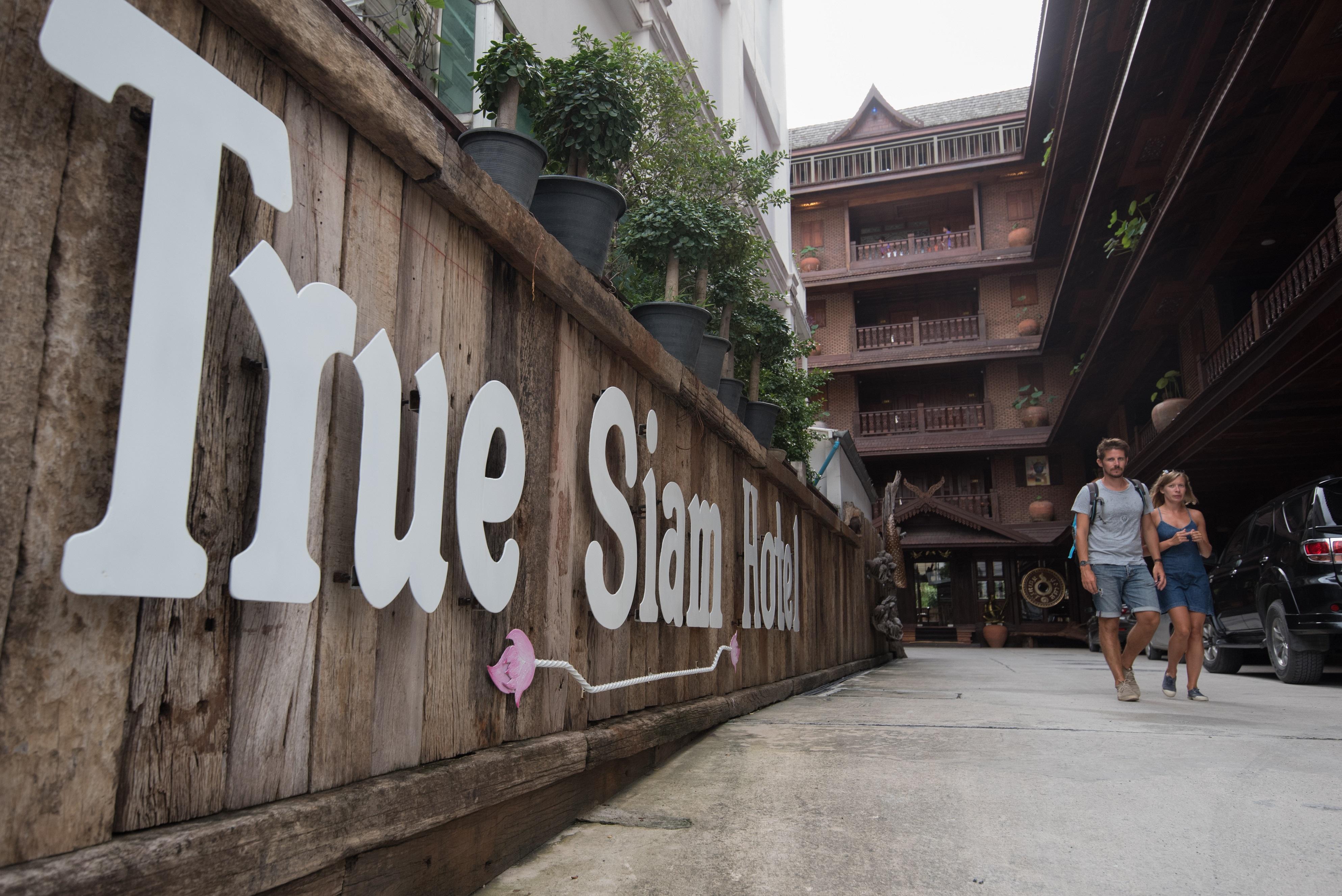 True Siam Rangnam Hotel Bangkok Extérieur photo